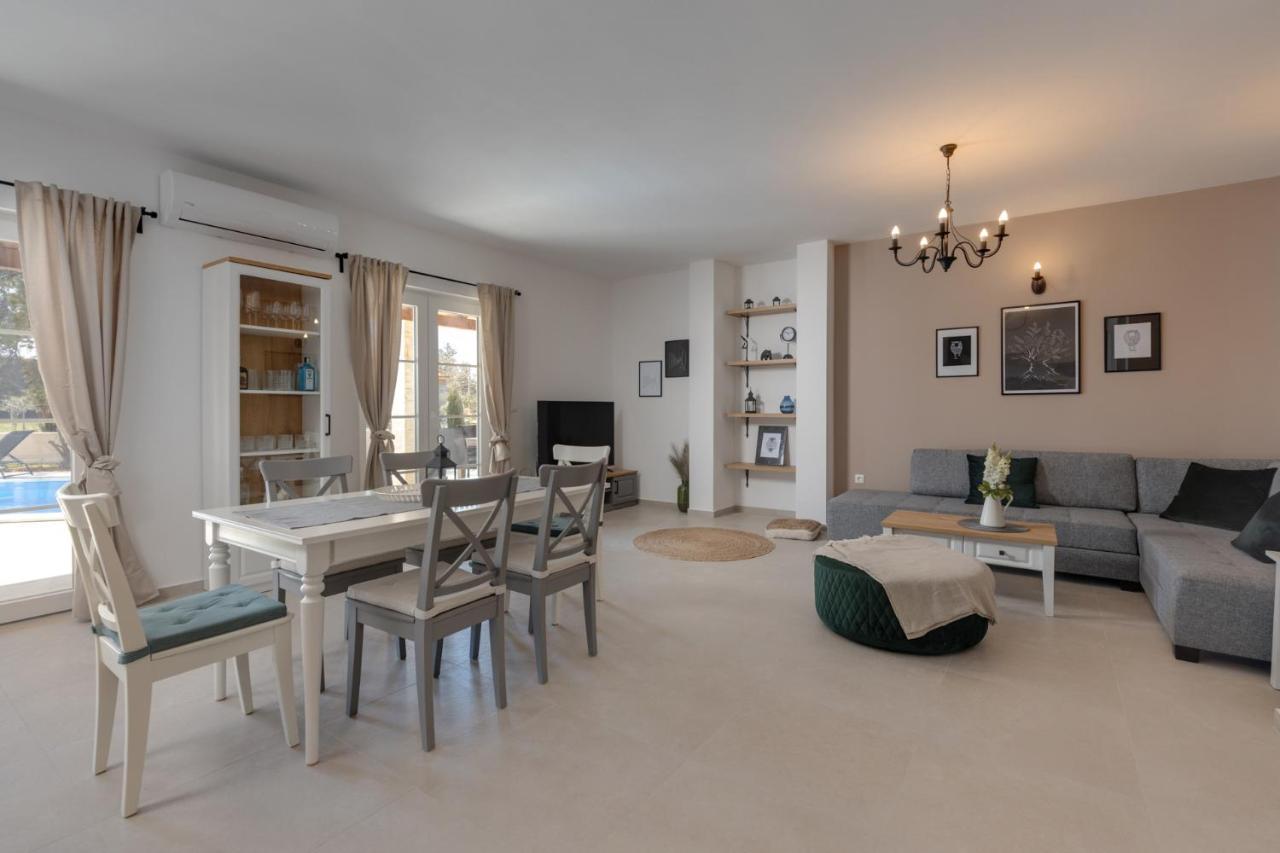 Villa Mediterra Prima Nin Luaran gambar